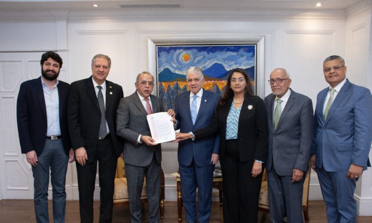Neumólogos aplauden decisión del Senado para conmemorar su día el 14 de agosto