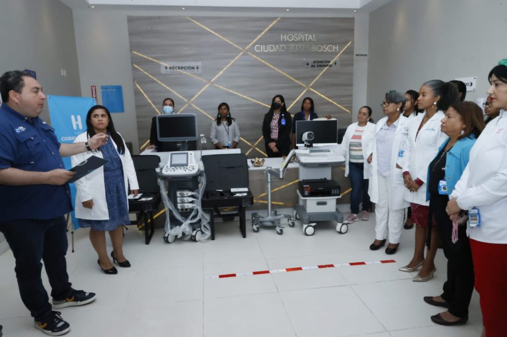 SNS entrega más de RD$18 millones en equipos a hospitales de Santo Domingo