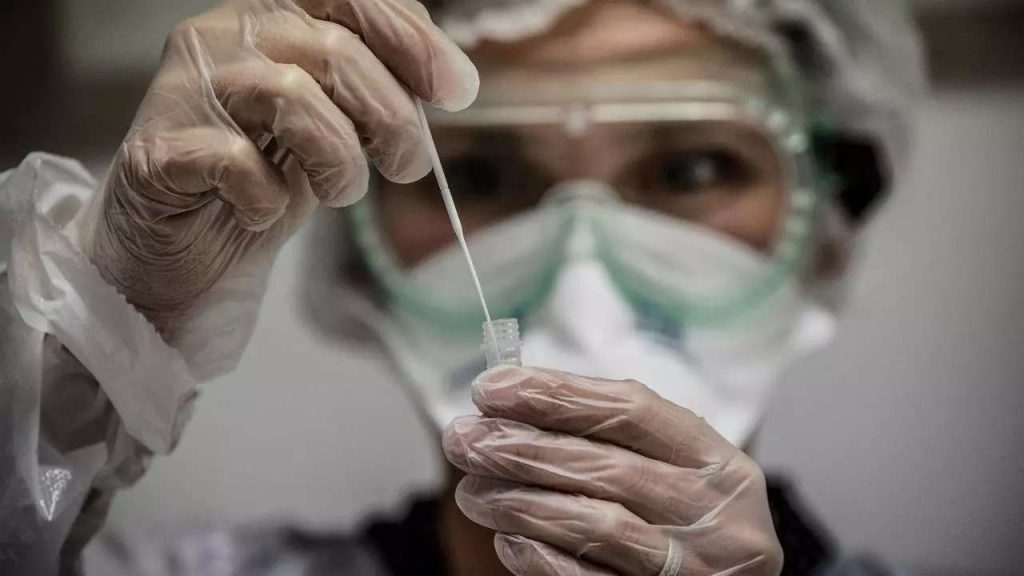 Hábitos que cuestan la vida: La epidemia de las enfermedades no transmisibles Hábitos que cuestan la vida: la epidemia de las enfermedades no transmisibles