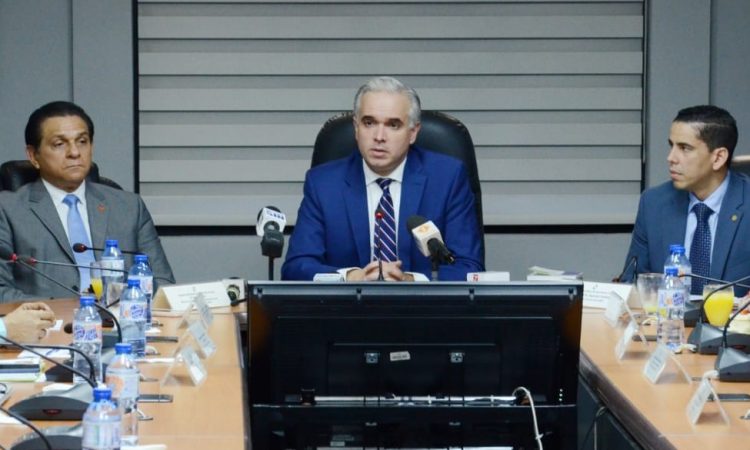 Comisión del CNSS avanza diálogo para resolver diferencias entre CMD y ARS