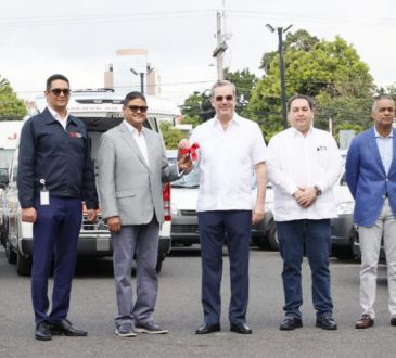 Gobierno entregó ambulancias, furgonetas y camiones para fortalecimiento de emergencias
