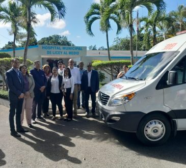 Hospital de Licey al Medio recibe ambulancia