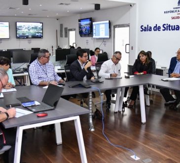 CAASD y Salud Pública garantizan suministro de agua potable en La Zurza