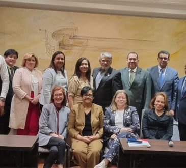 Miembros de ADOFEM participaron en taller para actualizar las normas de acreditación de las Escuelas de Medicina