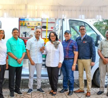 MINPRE entrega ambulancias para centros de Hato Mayor y Sabana de la Mar 