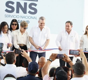 Gobierno inaugura obras del Hospital Municipal de Imbert