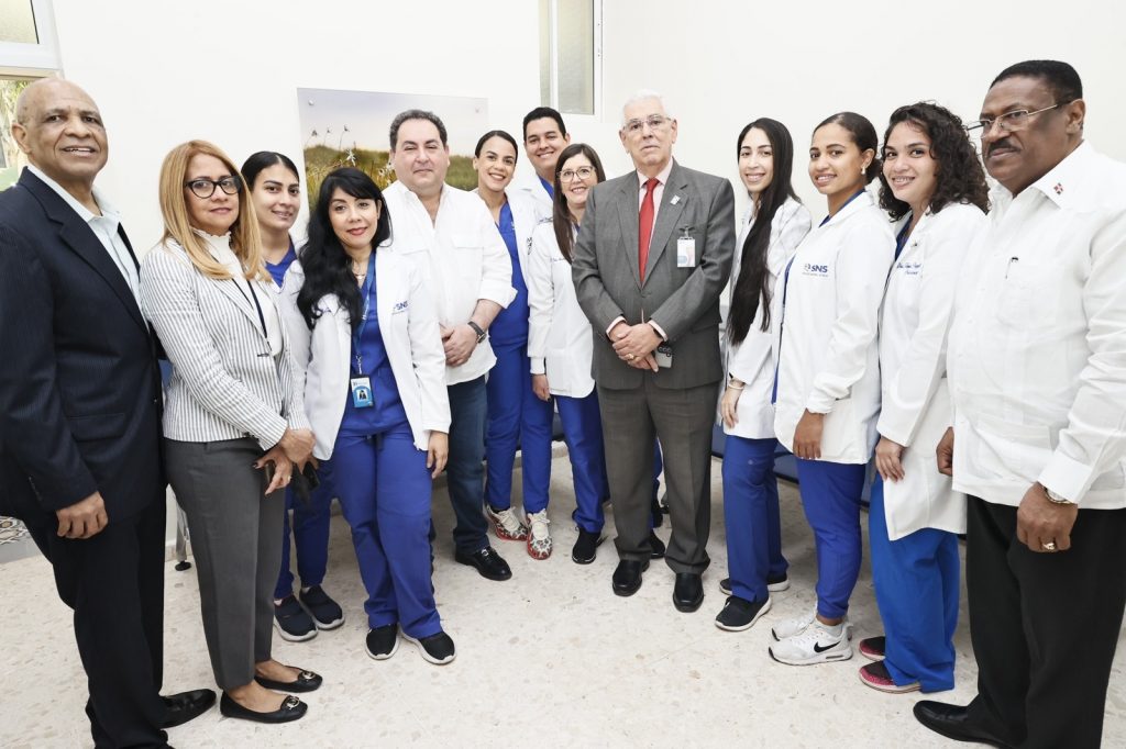 SNS entrega área de odontología al Hospital Padre Billini SNS entrega área Odontología a Hospital Padre Billini