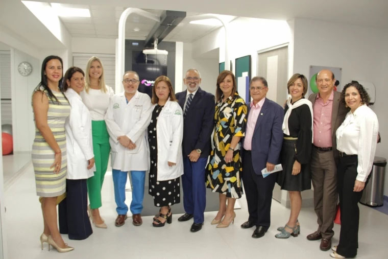 Unión Médica inaugura moderno equipo Robótica para la marcha Unión Médica pone en servicio moderno equipo Robótica para la marcha, único en el país