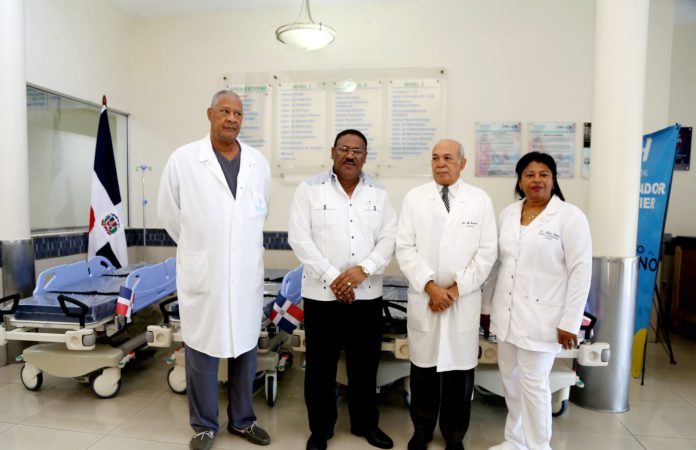 SNS entrega camillas quirúrgicas al Hospital Salvador B. Gautier SNS entrega camillas quirúrgicas al Hospital Salvador B. Gautier