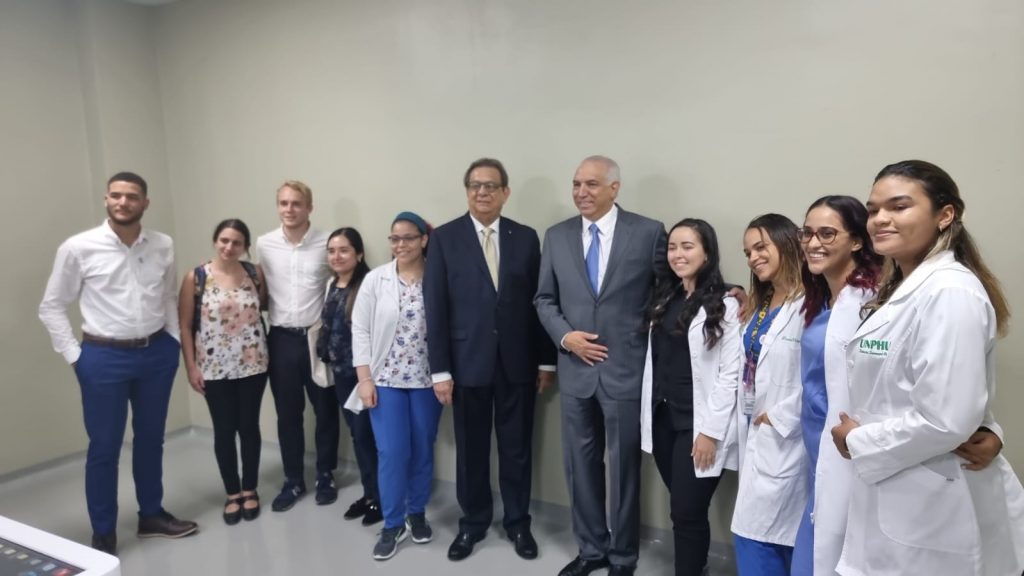 Estudiantes de Medicina de la Universidad de Columbia visitaron la Escuela de Medicina UNPHU