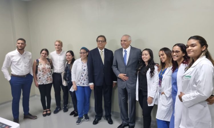 Estudiantes de Medicina de la Universidad de Columbia visitaron la Escuela de Medicina UNPHU