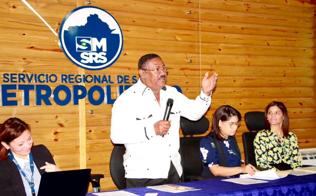 SRSM discute mejoras en la red pública con directores de hospitales de la Región Metropolitana Titular del SRSM se reúne con directores de hospitales para evaluar avances centros