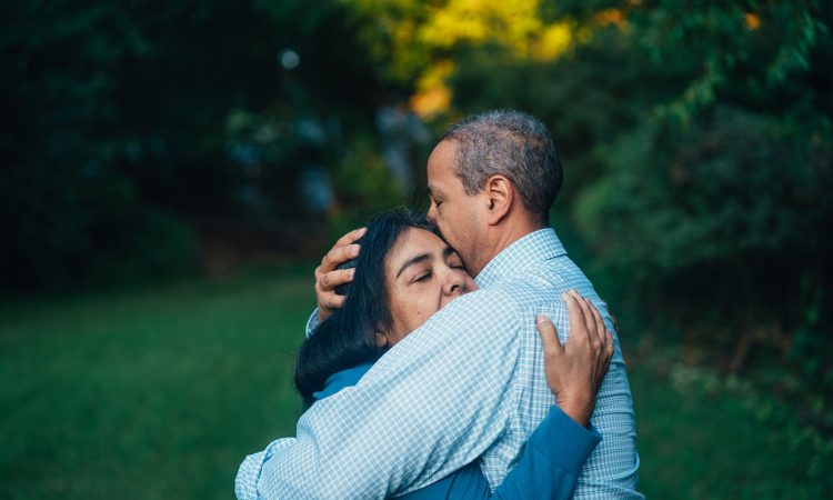 El cáncer también impacta la salud emocional de pacientes y familiares