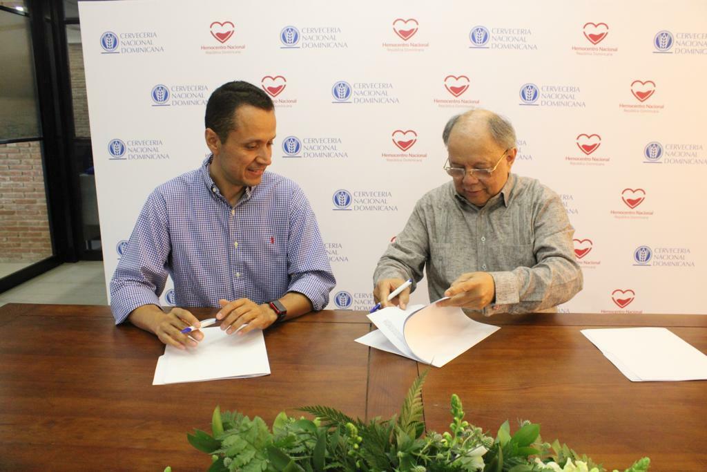 Cervecería Nacional y Hemocentro Nacional firman acuerdo para sumar donantes sanguíneos Acuerdo sumará más de tres mil nuevos donantes en RD