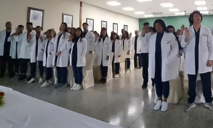 Escuela de Medicina UNPHU celebró su 'Ceremonia de Bata Blanca'