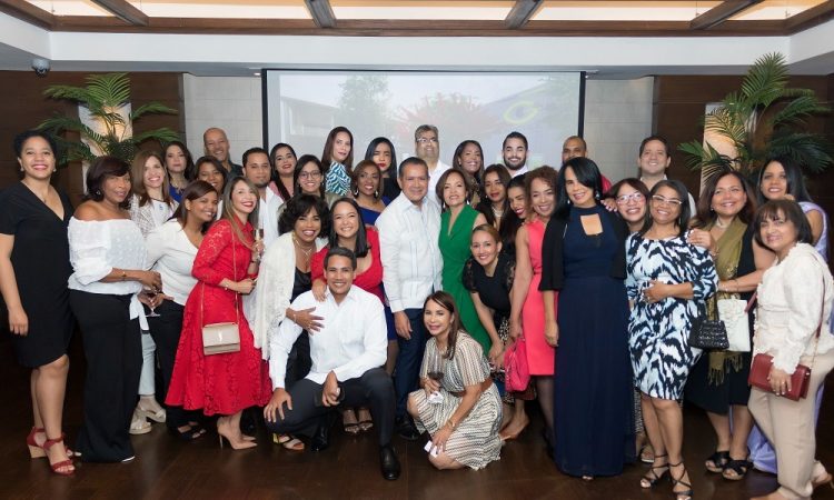 Directivos del INCOCEGLA junto a invitados al lanzamiento de la Unidad de Investigación