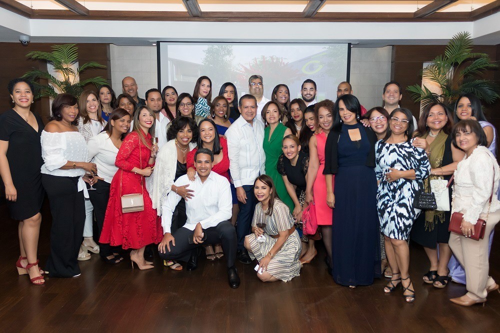 Directivos del INCOCEGLA junto a invitados al lanzamiento de la Unidad de Investigación