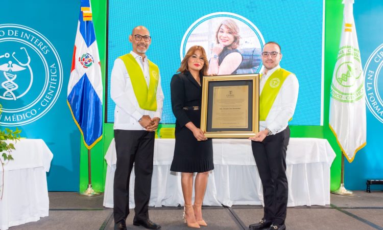 CIFMEC premió a la Dra. Yocasta Lara en su XIX Ceremonia de Graduación