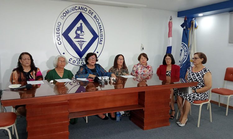 Bioanalistas piden al Gobierno aumentar sus pensiones