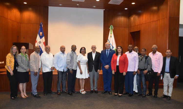 TSS discutió acciones para mejorar el sistema de recaudos con alcaldes de distritos municipales