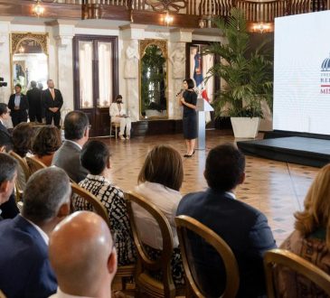 Gobierno lanza campaña para sensibilizar en embarazo en adolescentes