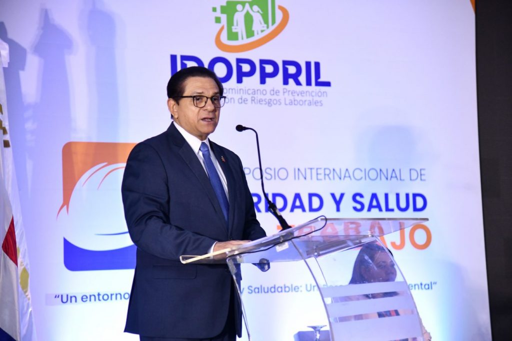 Ministro de salud llama a empresarios dominicanos a fortalecer la salud laboral Ministro de salud llama a empresarios dominicanos a fortalecer la salud laboral