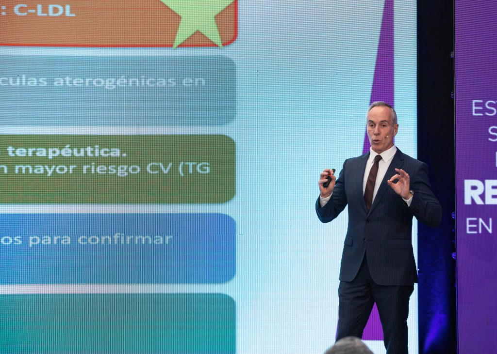 Especialista destaca los beneficios de nuevo medicamento inyectable para reducir los niveles de colesterol