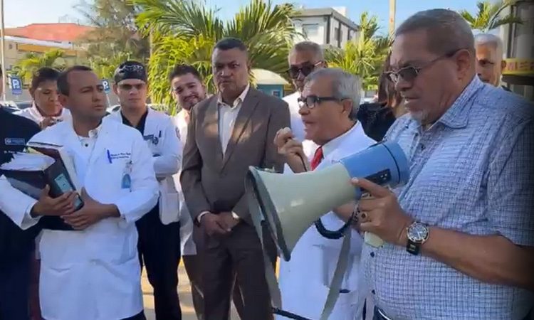 Directiva de la Maternidad de Los Mina impidió acceso a autoridades del CMD al centro