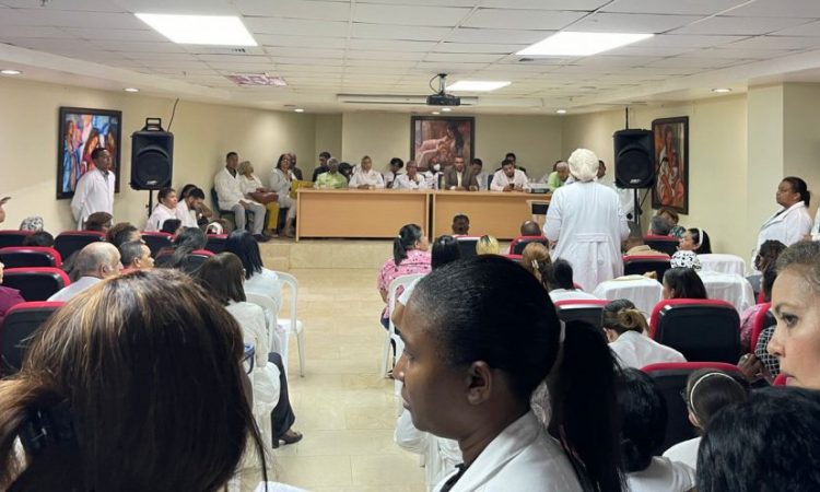 Autoridades médicas acuerdan investigar expedientes de mortalidad neonatal