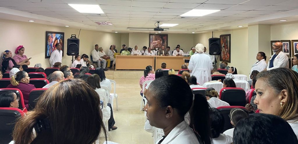 Autoridades médicas acuerdan investigar expedientes de mortalidad neonatal