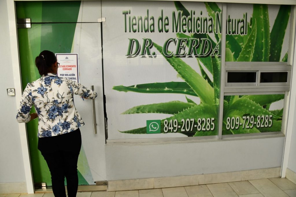 MSP cerró tres establecimientos por violar la Ley General de Salud 42-01 MSP cerró tres establecimientos por violar la Ley General de Salud 42-01