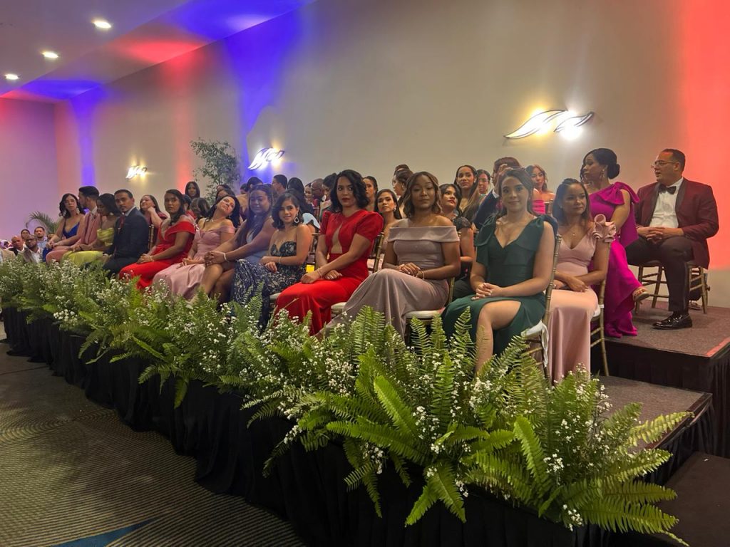 Maternidad de La Altagracia graduó 44 nuevos especialistas Maternidad de La Altagracia graduó 44 nuevos especialistas