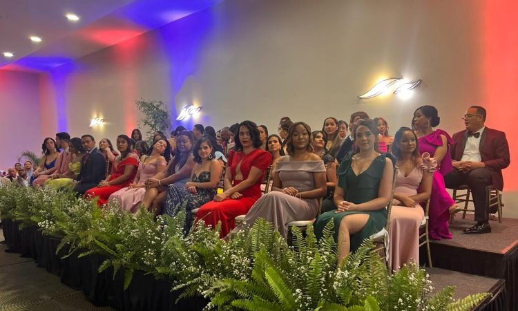 Maternidad de La Altagracia graduó 44 nuevos especialistas