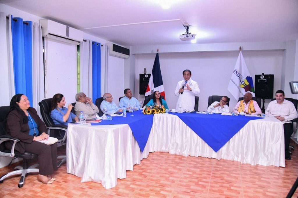 Ministro de salud discutió estrategias para resolver problemáticas del sector en Valverde Ministro de salud discutió estrategias para resolver problemáticas del sector en Valverde
