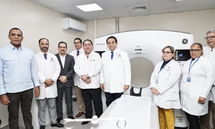 Cinco hospitales de la Red Pública cuentan con nuevos tomógrafos Cinco hospitales de la Red Pública cuentan con nuevos tomógrafos