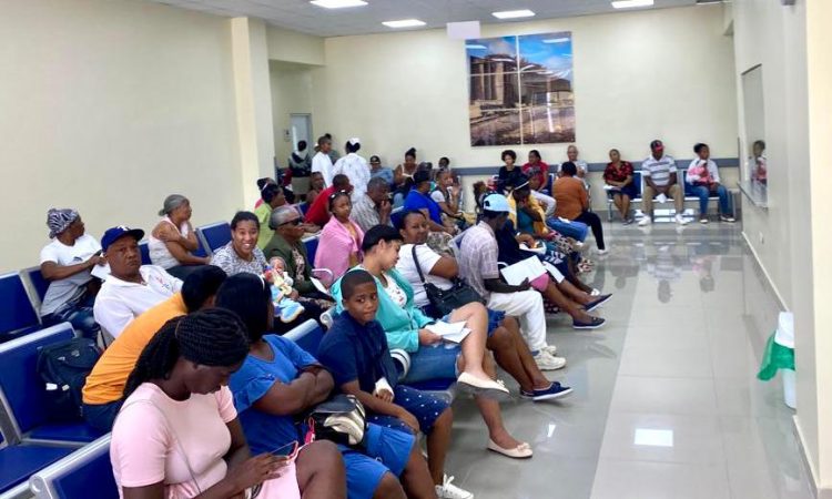 SNS garantiza operatividad del Hospital de Villa Hermosa