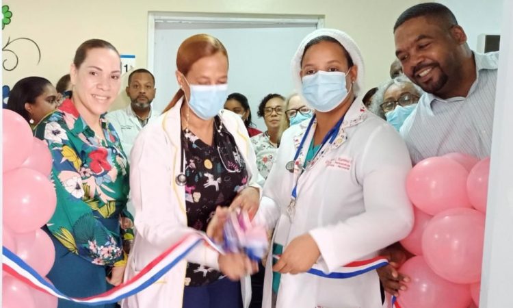 Hospital Jaime Mota reinauguró su sala de alojamiento Mamá Canguro