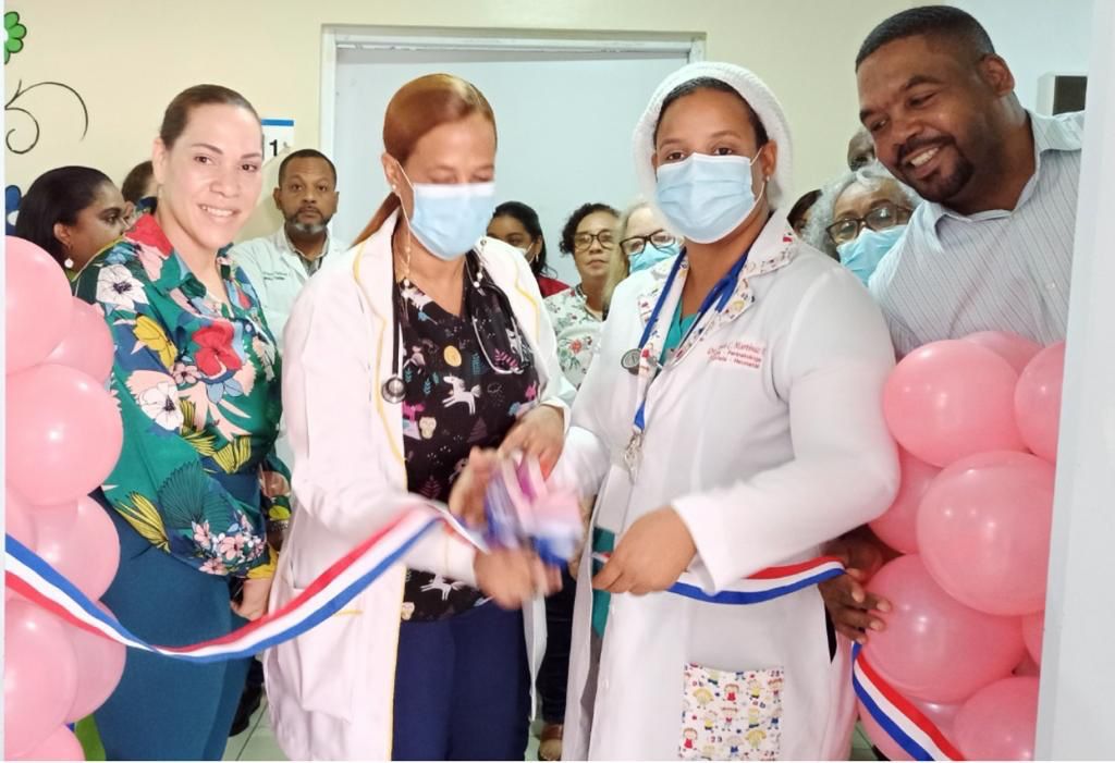 Hospital Jaime Mota inauguró su sala de alojamiento Mamá Canguro Hospital Jaime Mota reinauguró su sala de alojamiento Mamá Canguro
