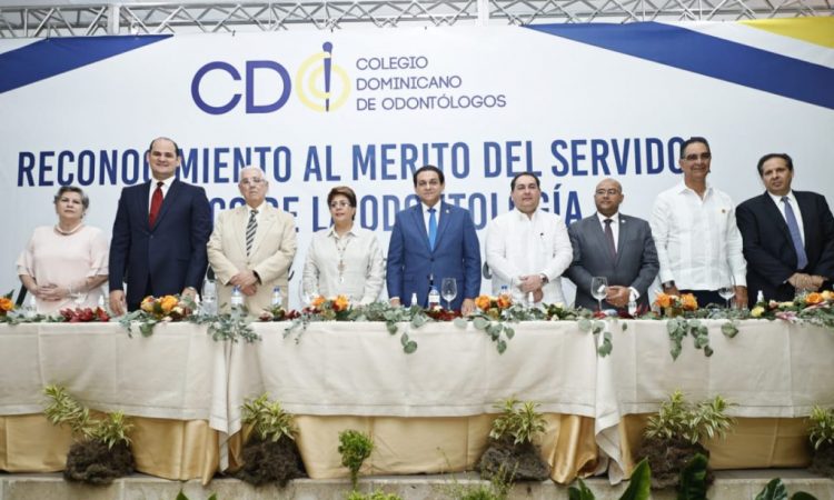 Colegio Dominicano de Odontólogos premió labor de sus agremiados