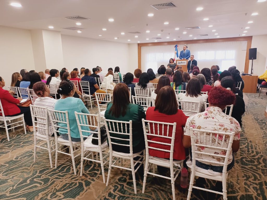SNS impartió capacitación sobre validación de medicamentos e insumos