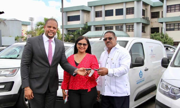 SRSM recibe furgoneta de las donadas por CONAVIHSIDA a 5 regionales de salud