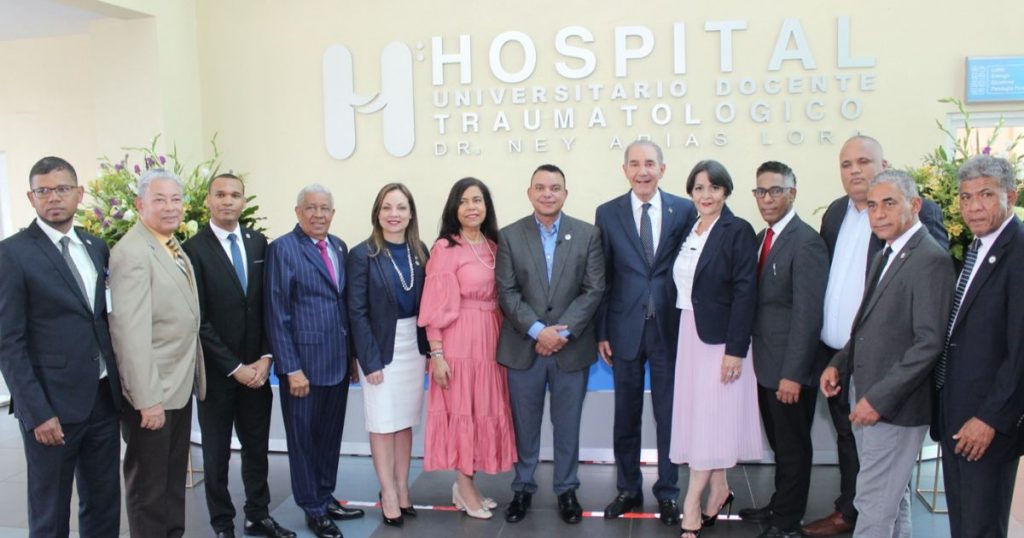Ney Arias recibió acreditación como hospital docente Ney Arias recibió acreditación como hospital docente