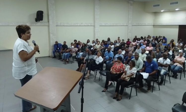 Colegio de Odontólogos destaca beneficios para asistentes y técnicos dentales