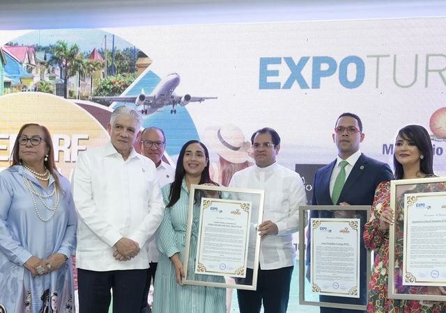 Expoturismo 2023 premió al HOMS por sus aportes al turismo de salud 