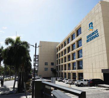 Seguros Reservas recibe calificación internacional A- por segunda ocasión