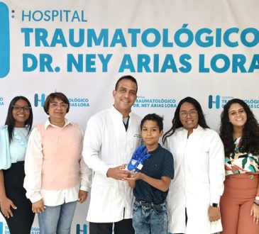 Hospital Ney Arias donará prótesis de mano a 15 jóvenes