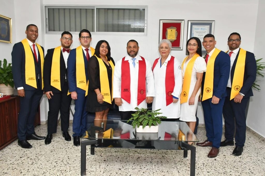 Asociación Instituto Dominicano de Cardiología graduó a nuevos especialistas Asociación Instituto Dominicano de Cardiología gradúa especialistas