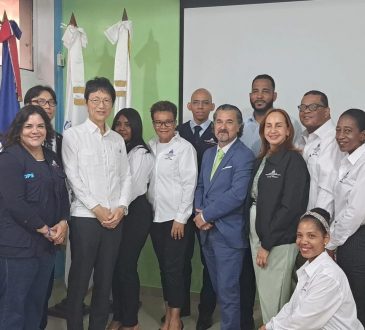 Embajada de Japón y UNICEF supervisan equipos de cadena de frío para vacunas donados al MSP