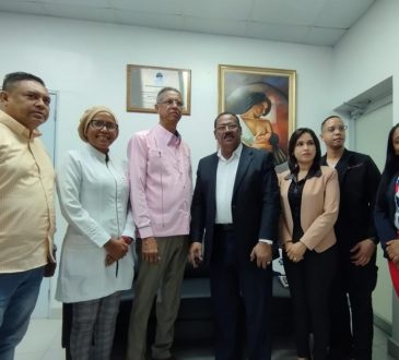 SRSM refuerza acciones contra el dengue en el Materno Infantil de Los Mina