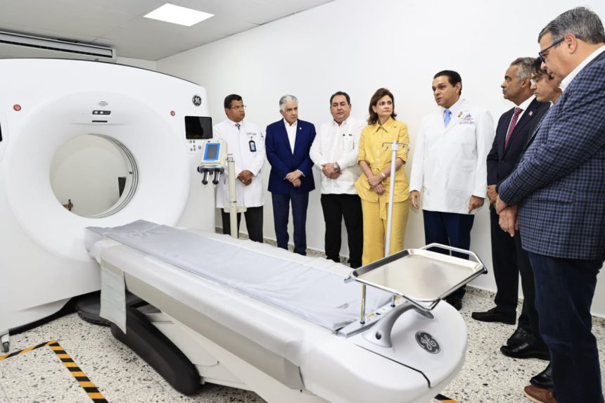 Hospital Presidente Estrella Ureña de Santiago recibió nuevo tomógrafo
